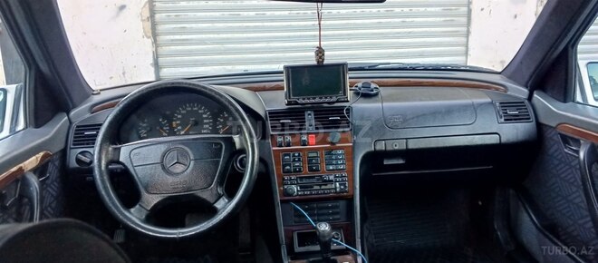 Mercedes C 200-8