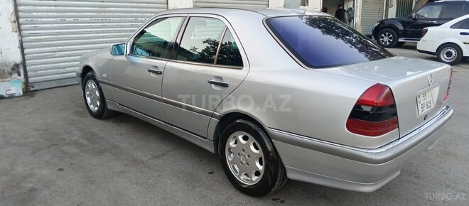 Mercedes C 200-11