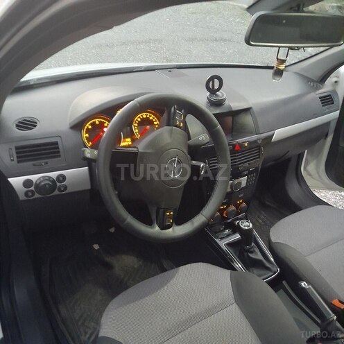 Opel Astra-10
