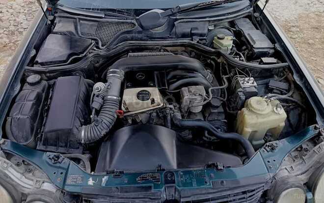 Mercedes E 220-8