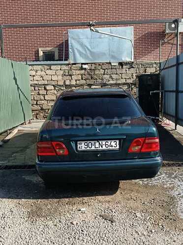 Mercedes E 220-2