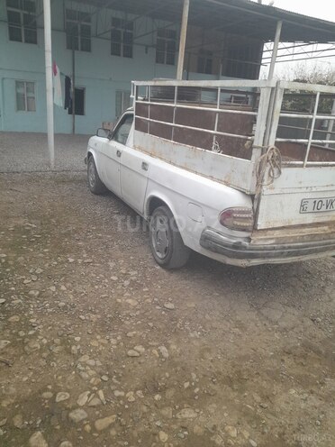 GAZ 3110 "Volga"-12