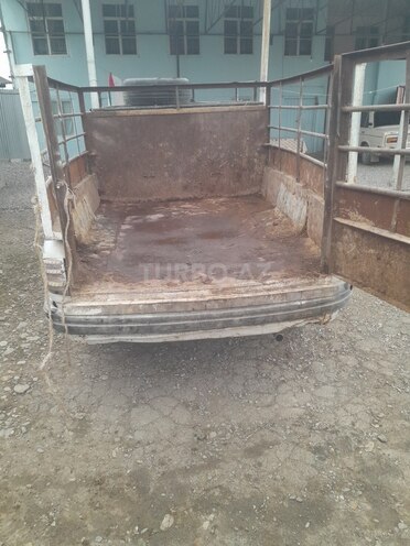 GAZ 3110 "Volga"-9
