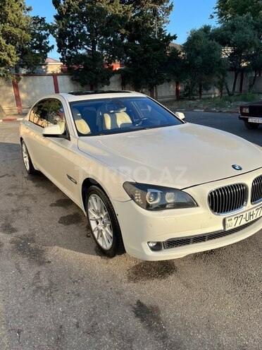 BMW 750-2
