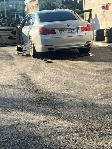 BMW 750-5
