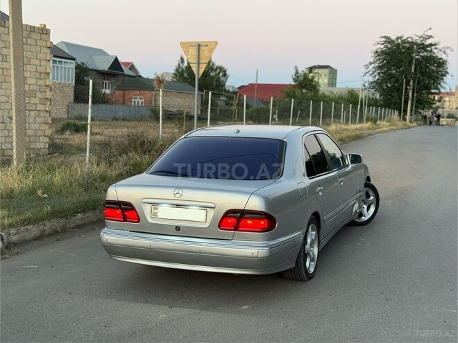 Mercedes E 220-7