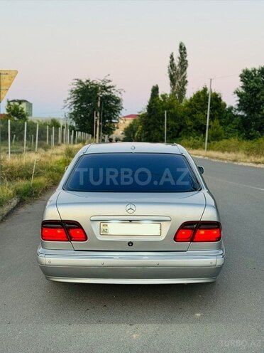 Mercedes E 220-6