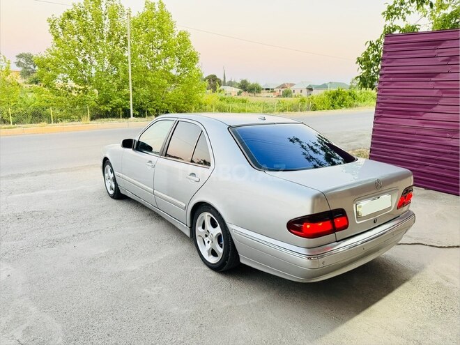 Mercedes E 220-5