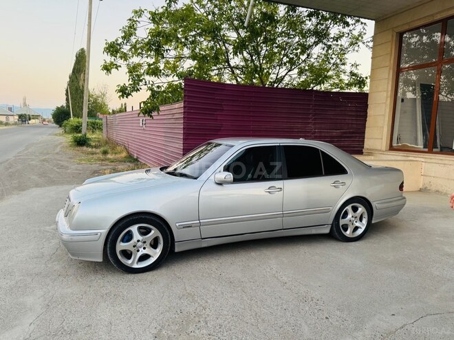 Mercedes E 220-4