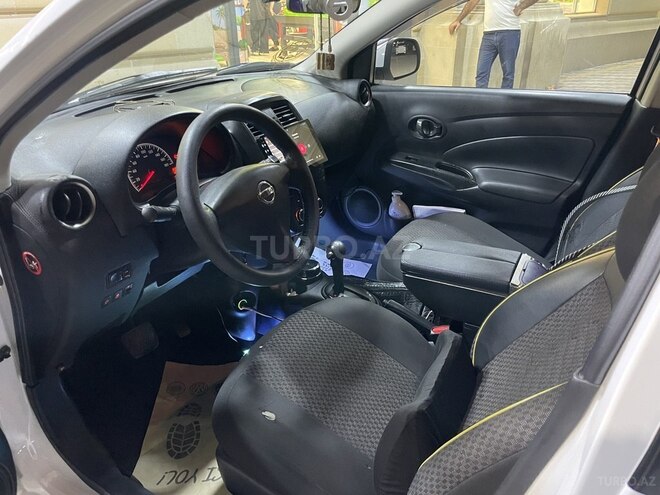 Nissan Latio-10