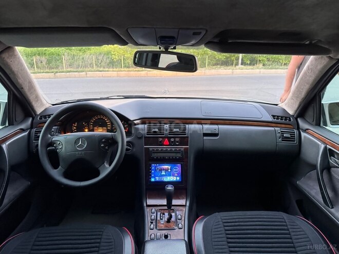 Mercedes E 220-8