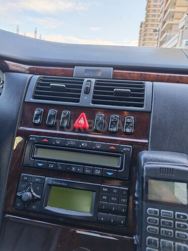 Mercedes E 280-4