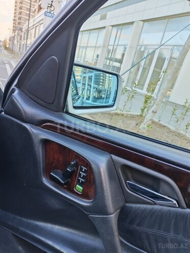 Mercedes E 280-7