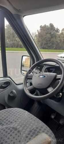 Ford Transit-8