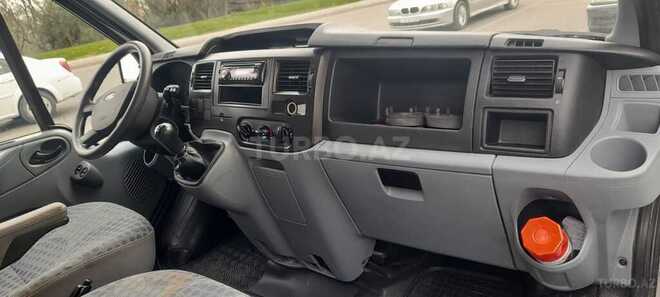 Ford Transit-7