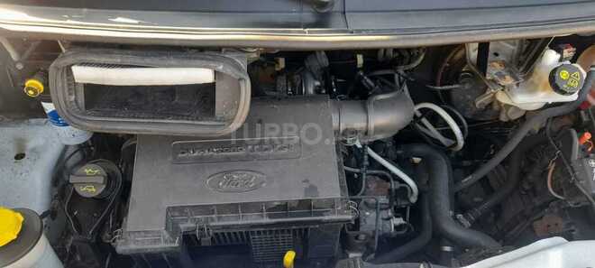 Ford Transit-5