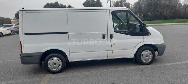 Ford Transit-10