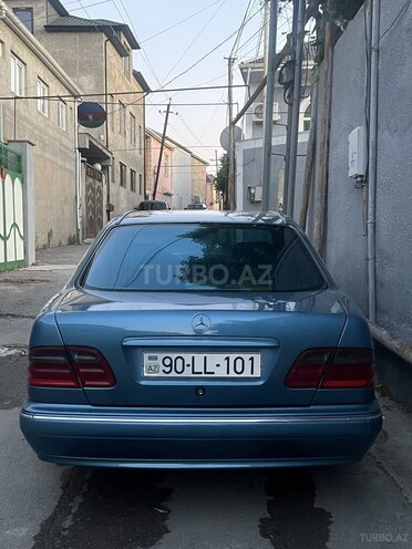 Mercedes E 200-2