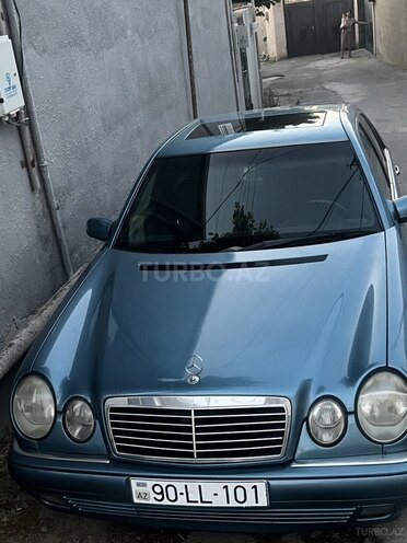 Mercedes E 200-4