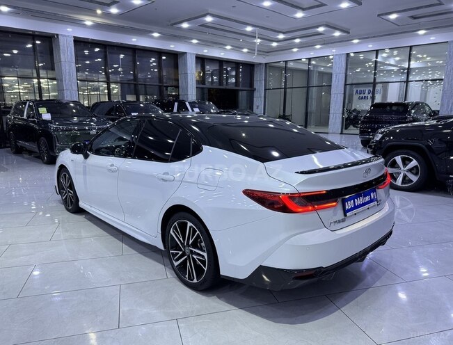Toyota Camry-6