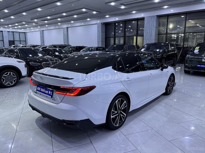 Toyota Camry-5