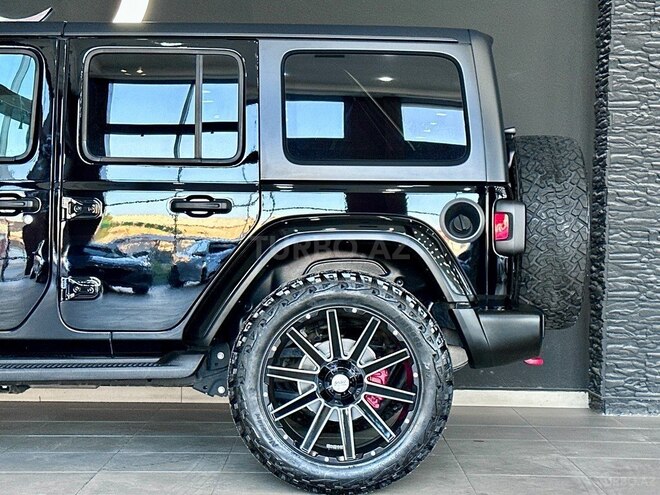 Jeep Wrangler-12