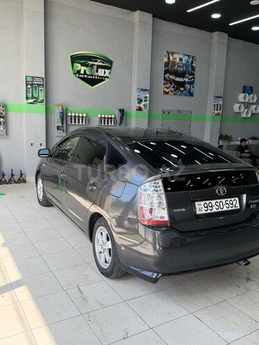 Toyota Prius-5