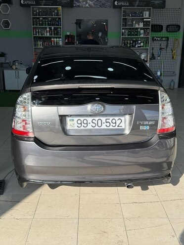 Toyota Prius-4