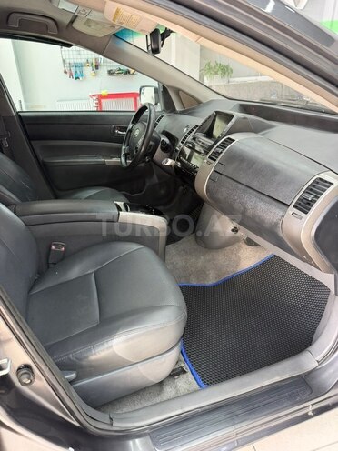 Toyota Prius-6