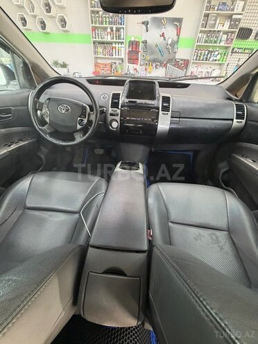 Toyota Prius-7
