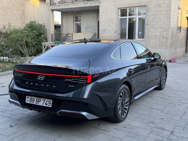Hyundai Sonata-4
