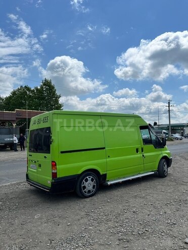 Ford Transit-16