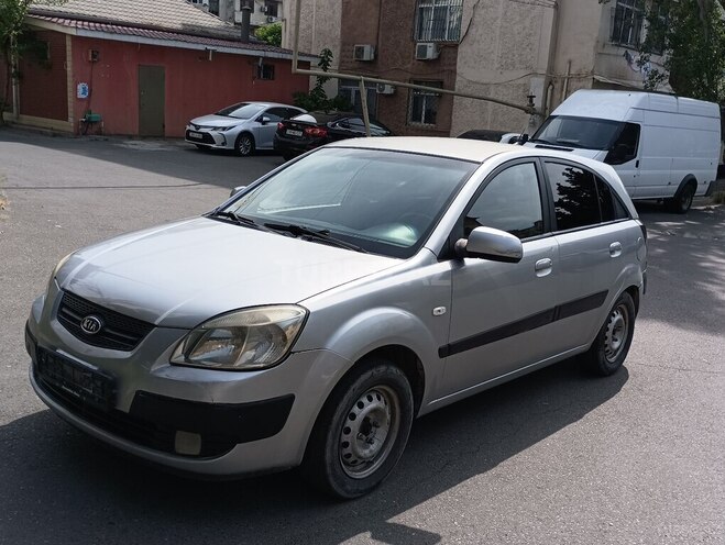 Kia Rio-5