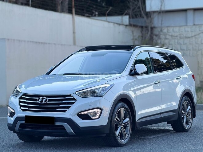 Hyundai Grand Santa Fe-3