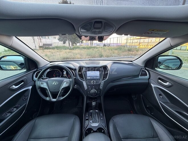 Hyundai Grand Santa Fe-15