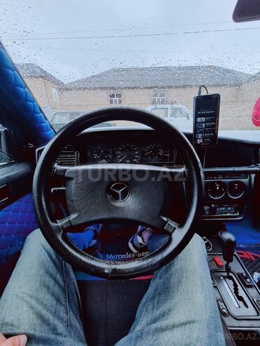Mercedes 190-2