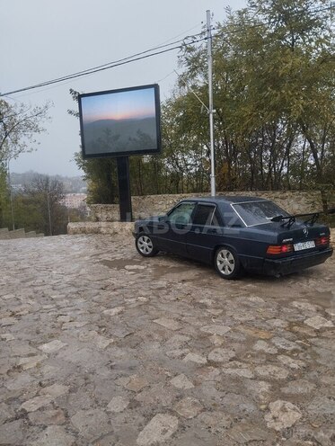 Mercedes 190-5