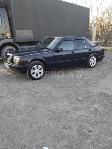 Mercedes 190-8