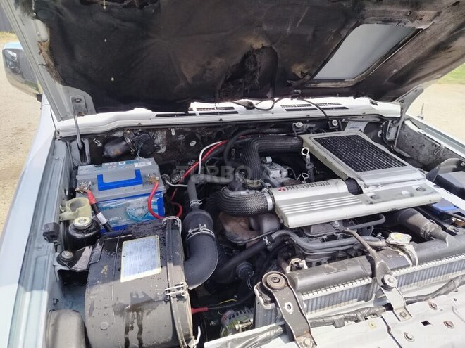 Mitsubishi Pajero-10