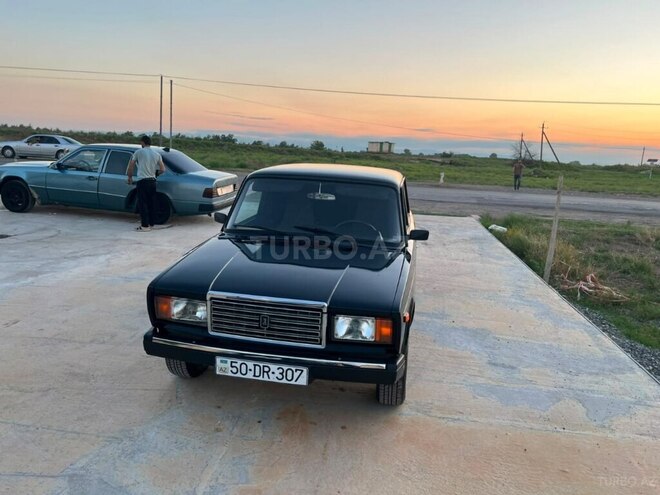 LADA (VAZ) 2107-1