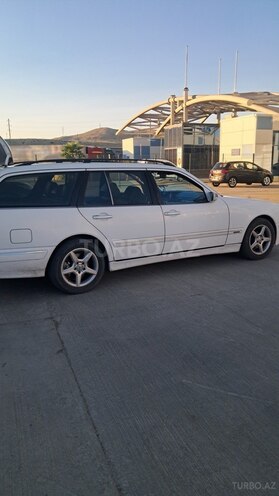 Mercedes E 240-3
