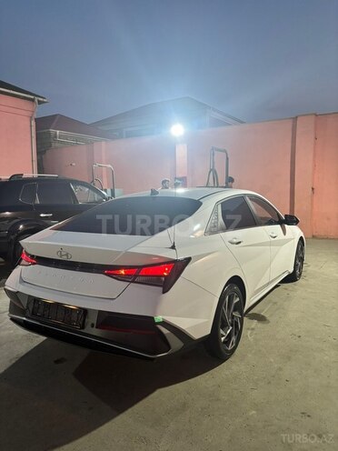 Hyundai Elantra-5