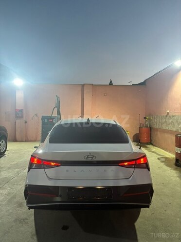 Hyundai Elantra-6