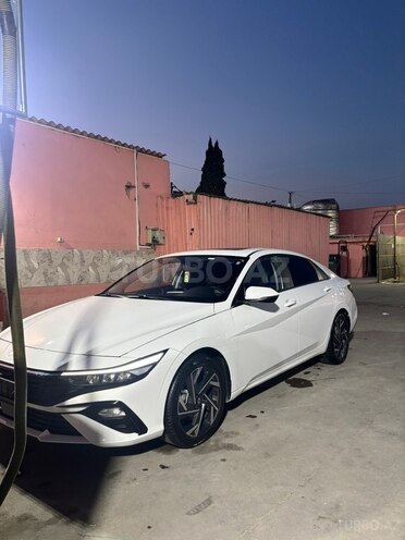 Hyundai Elantra-2
