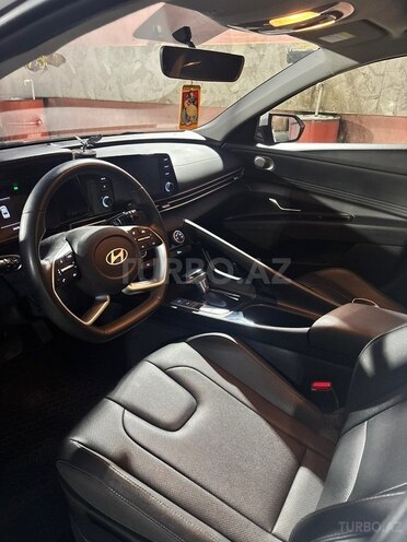 Hyundai Elantra-7