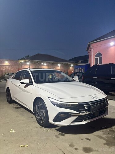Hyundai Elantra-3