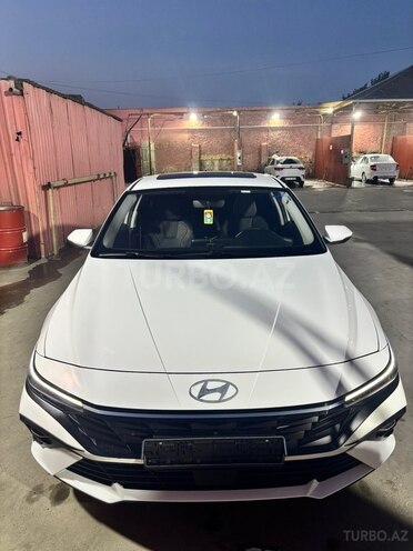 Hyundai Elantra-1
