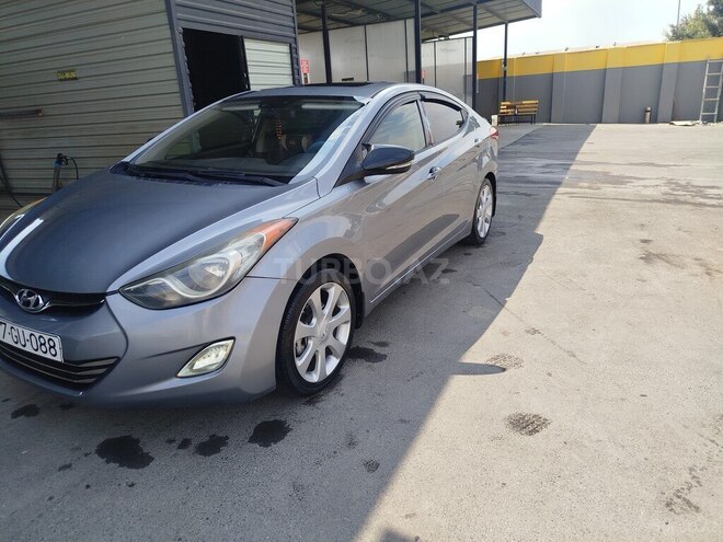 Hyundai Elantra-5