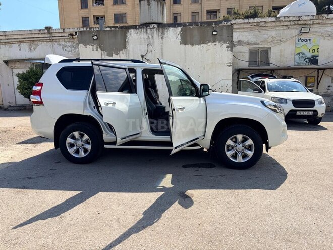 Toyota Land Cruiser Prado-7