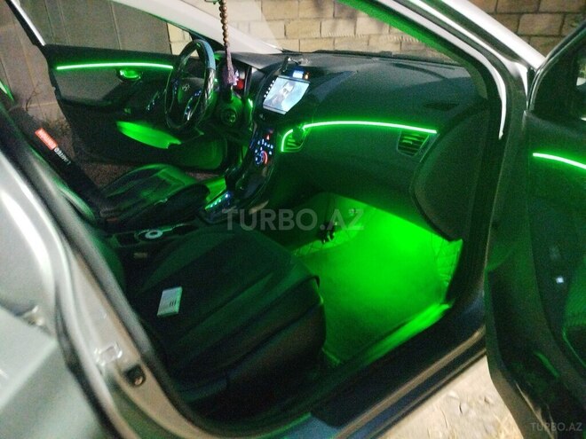 Hyundai Elantra-6